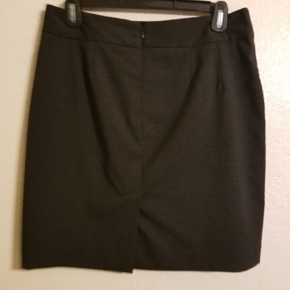 Banana Republic Skirt size 6 Petite - Picture 2 of 8